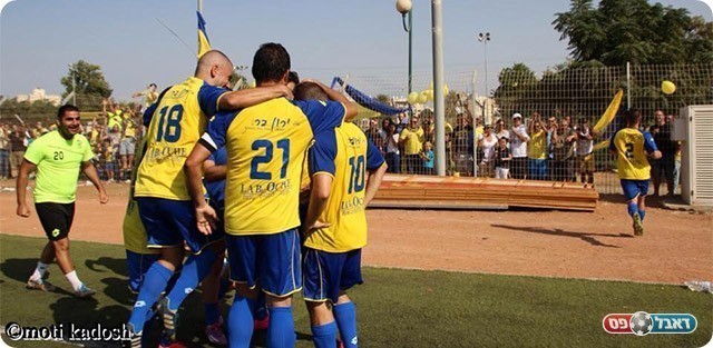 החגיגות בסיום (מוטי קדוש)